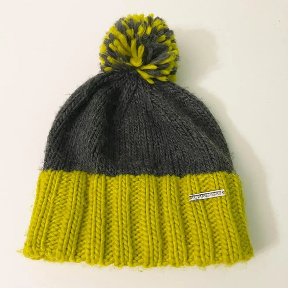 Michael Kors Knitted Beanie Hat Pom Pom One Size Winter Hat - Picture 1 of 16
